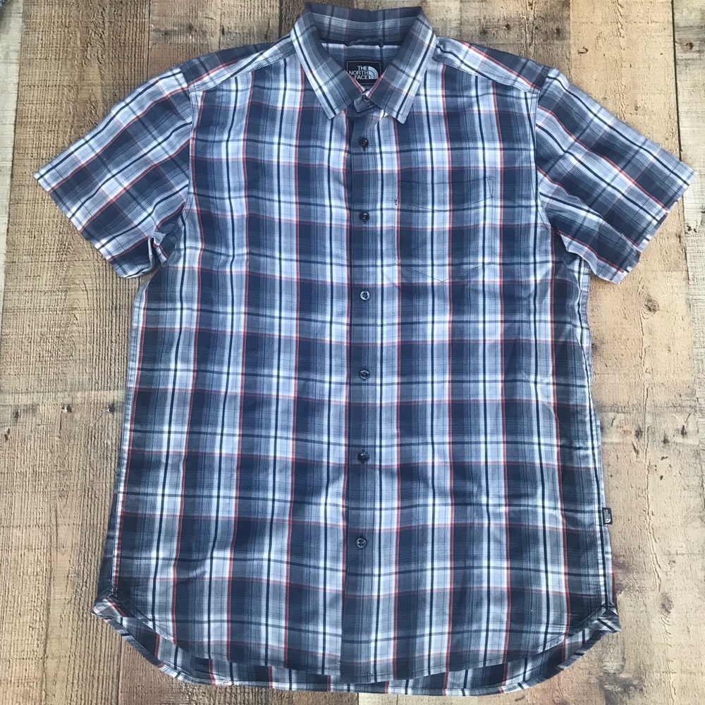 Mens North Face Plaid short sleeve Button down.